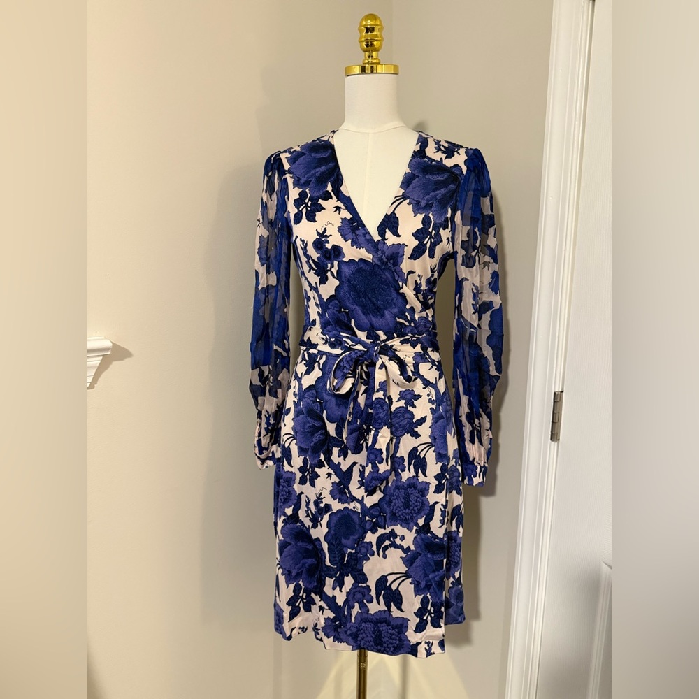 Diane Von Furstenberg GALA Willow Pattern Classic DVT Wrap w/ sheer sleeves